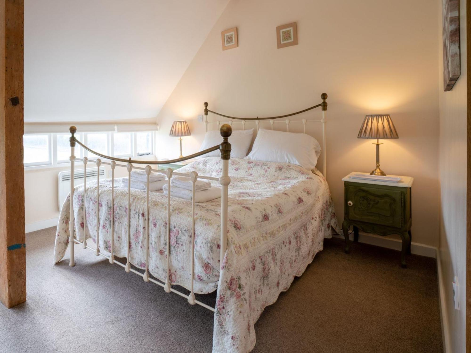 Pass The Keys Hare Cottage Wonderful Views And Parking Moreton-in-Marsh Exteriör bild